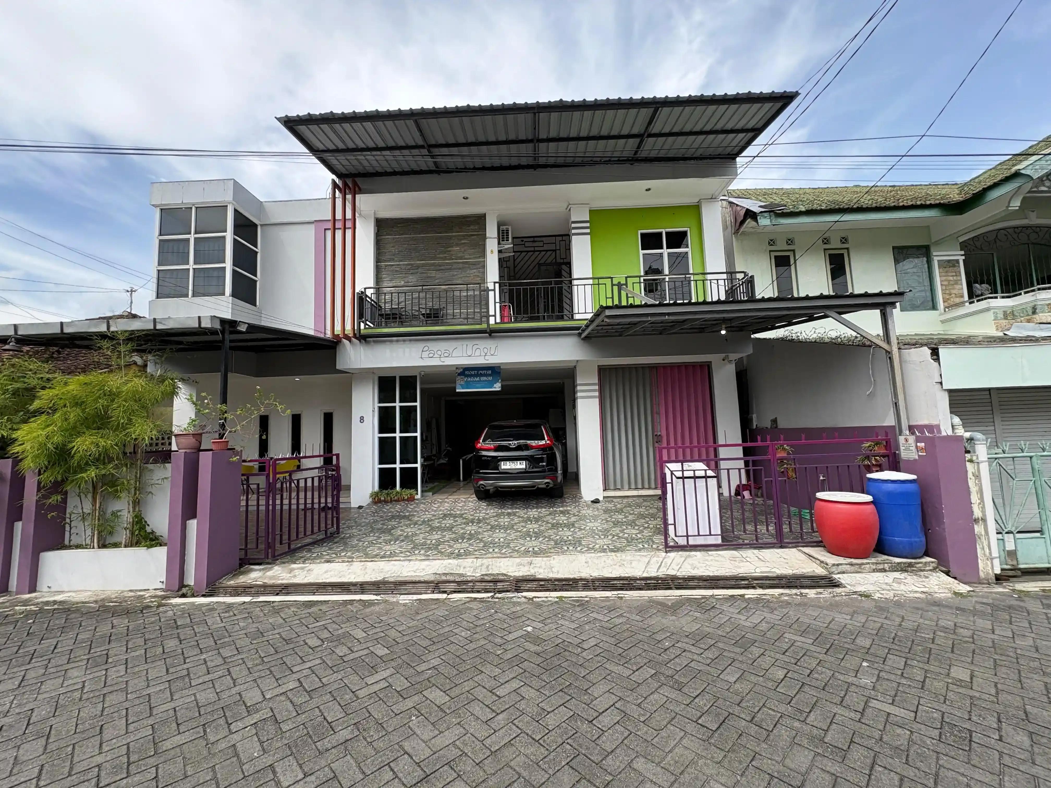 Suasana Kost Putri Pagar Ungu